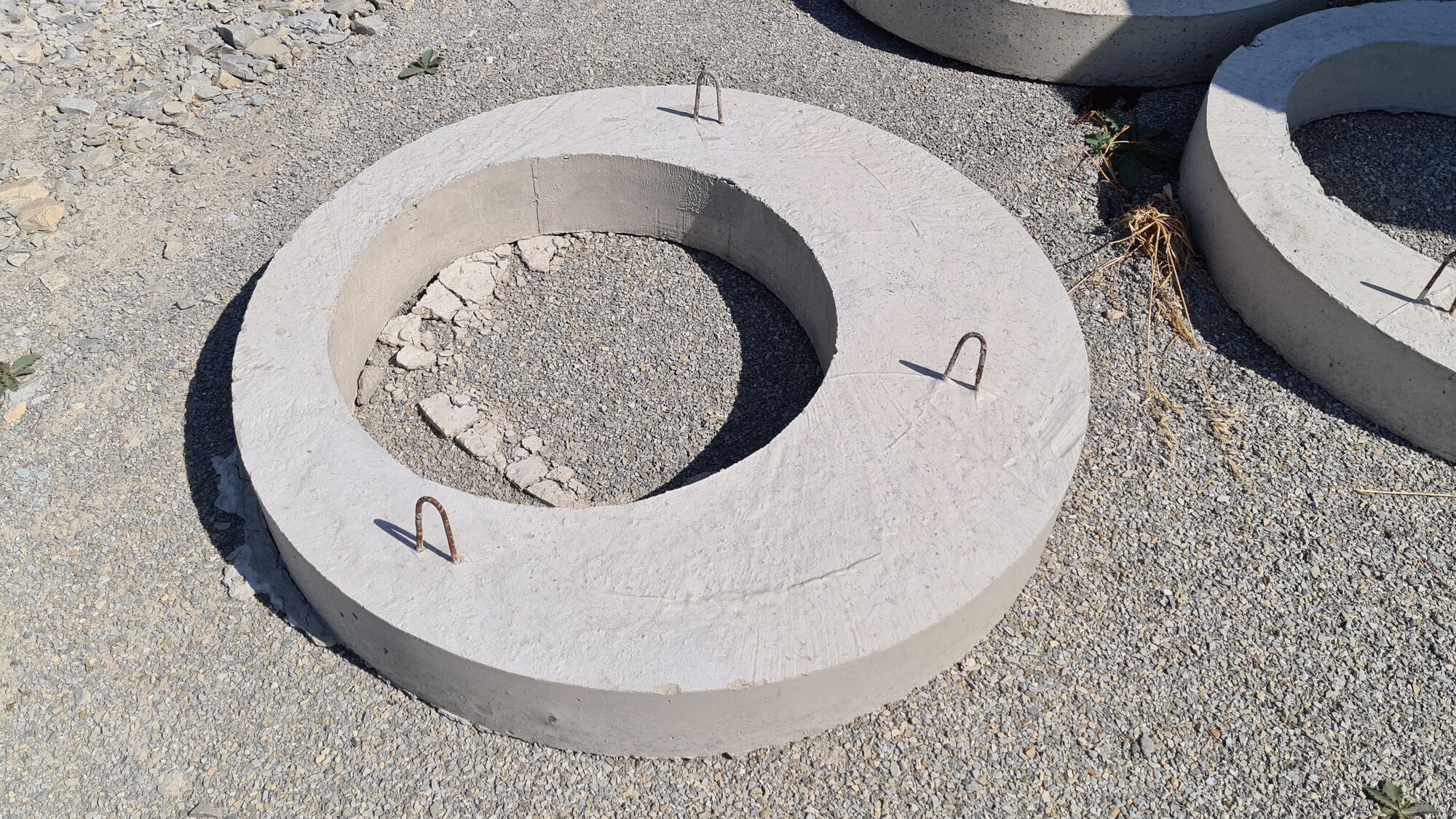 Бетонная крышка колодца ПП 10-1